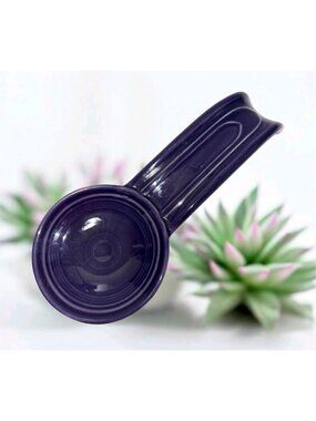 Spoon Rest Fiesta Ware pottery Purple, designed by Homer Laughlin for Fiesta Lik